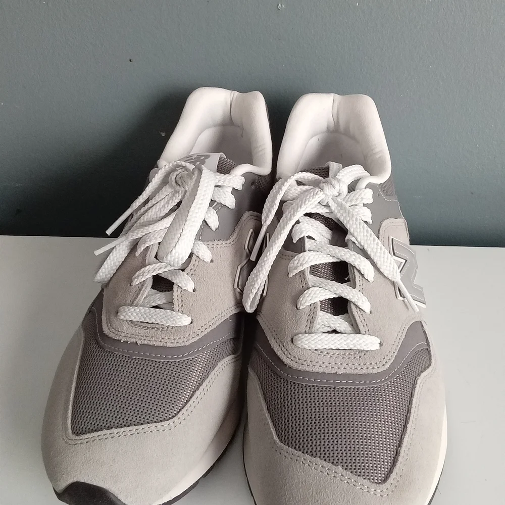 New Balance 997H Grey Suede Mesh Sneakers Casual‎ Athleisure Men's Size 10